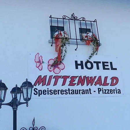 Hotel Pizzeria Mittenwald 3*
