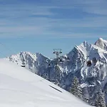فندق Pizzeria Mittenwald