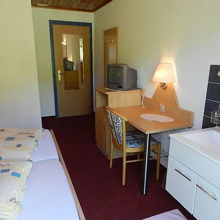 فندق Pizzeria Mittenwald