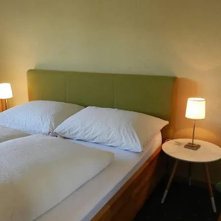 Pizzeria Mittenwald فندق