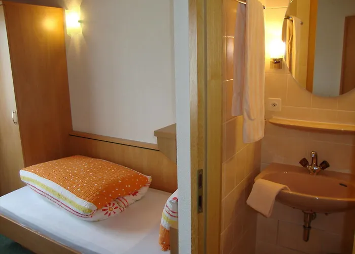 Hotel Pizzeria Mittenwald 3*